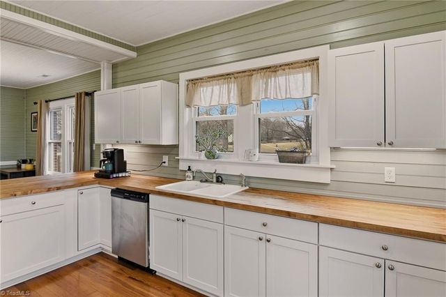 5608 E Old US Highway 421, East Bend, NC 27018