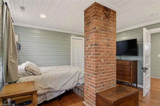 5608 E Old US Highway 421, East Bend, NC 27018