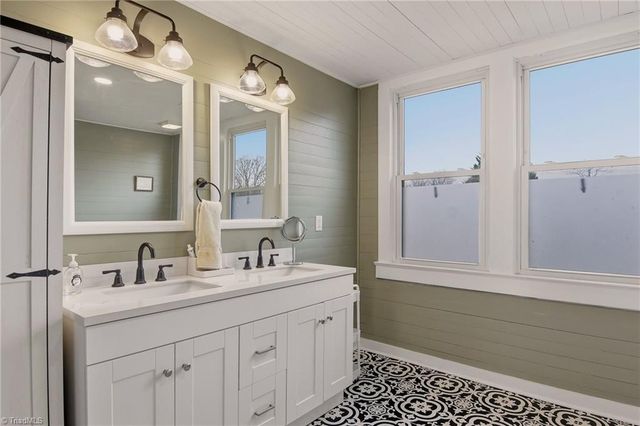 5608 E Old US Highway 421, East Bend, NC 27018