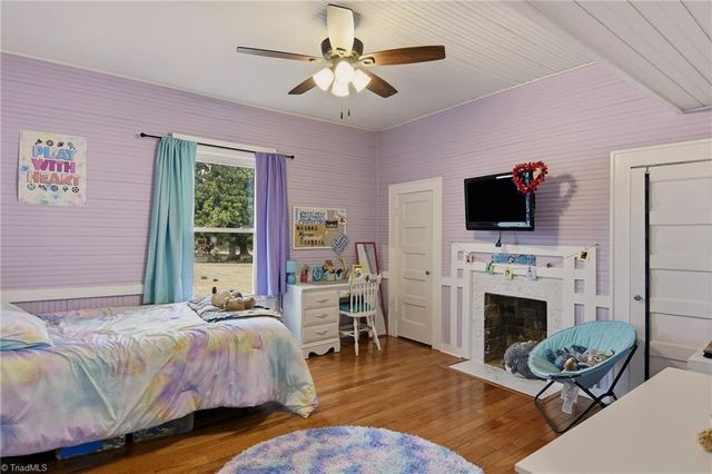 5608 E Old US Highway 421, East Bend, NC 27018