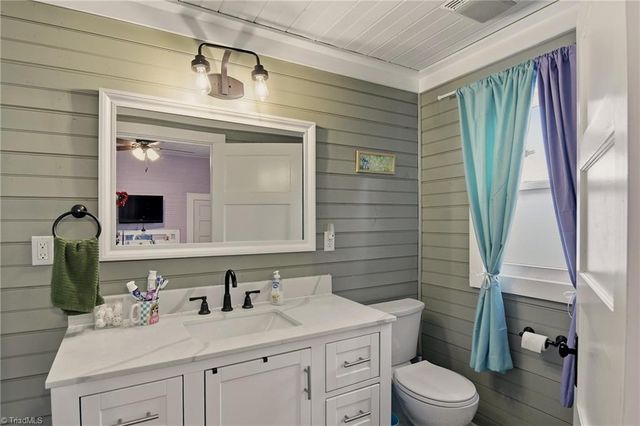 5608 E Old US Highway 421, East Bend, NC 27018