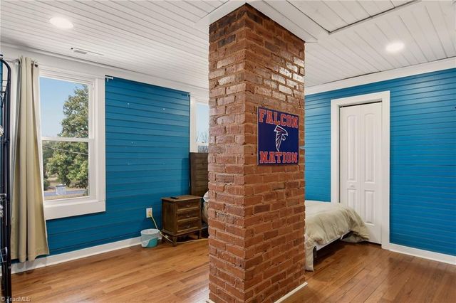 5608 E Old US Highway 421, East Bend, NC 27018