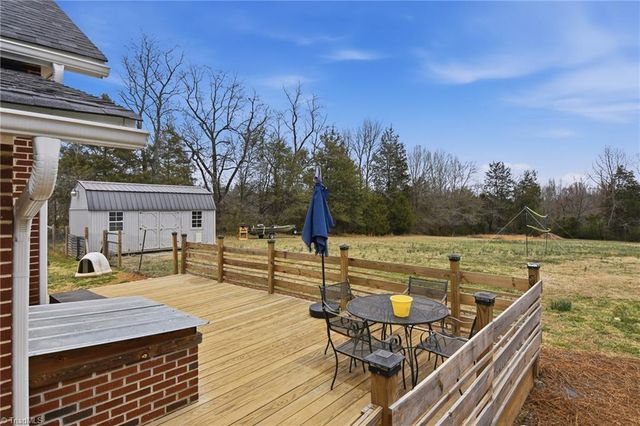 5608 E Old US Highway 421, East Bend, NC 27018