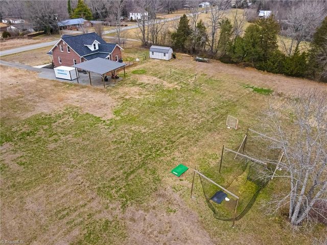 5608 E Old US Highway 421, East Bend, NC 27018