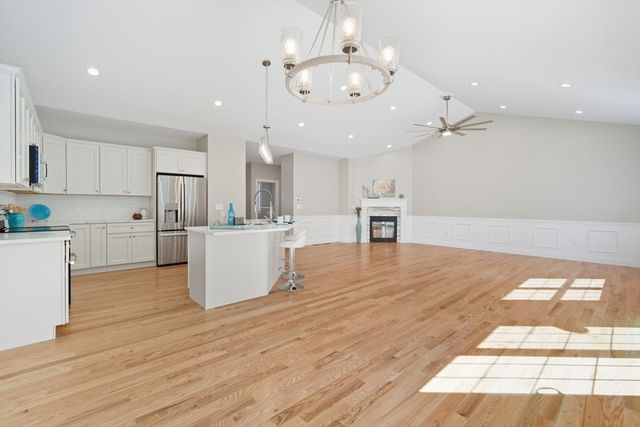 4 Sunny Crest, Belchertown, MA 01007