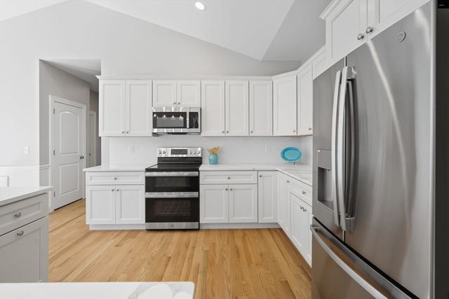 4 Sunny Crest, Belchertown, MA 01007