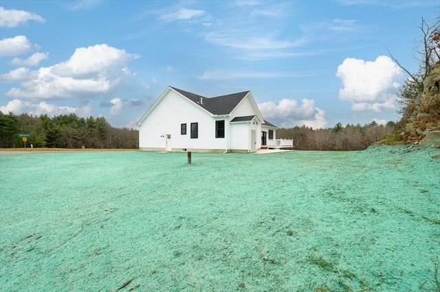 4 Sunny Crest, Belchertown, MA 01007