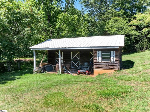 1064 Knollwood Acres Drive, Boiling Springs, SC 29316