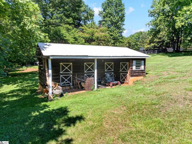 1064 Knollwood Acres Drive, Boiling Springs, SC 29316