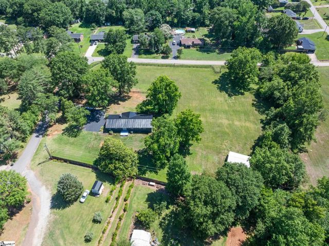 1064 Knollwood Acres Drive, Boiling Springs, SC 29316