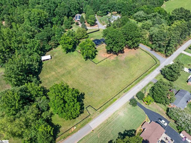 1064 Knollwood Acres Drive, Boiling Springs, SC 29316