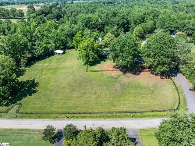 1064 Knollwood Acres Drive, Boiling Springs, SC 29316