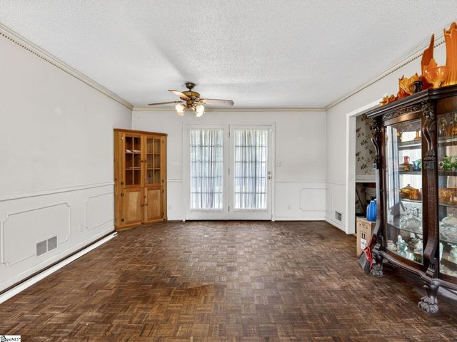 1064 Knollwood Acres Drive, Boiling Springs, SC 29316
