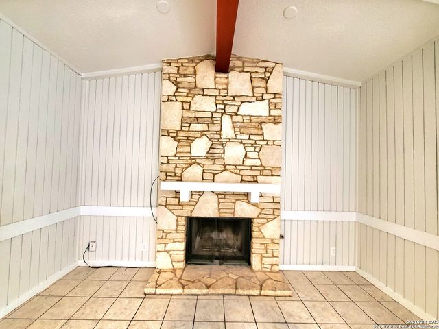 6206 Mesa Verde St, San Antonio, TX 78249