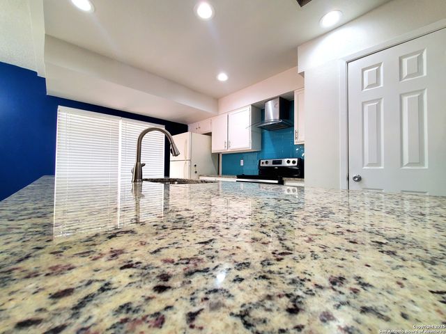 6206 Mesa Verde St, San Antonio, TX 78249