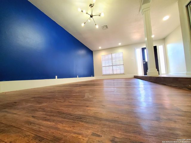 6206 Mesa Verde St, San Antonio, TX 78249