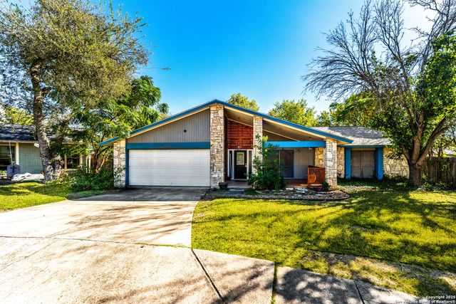 6206 Mesa Verde St, San Antonio, TX 78249