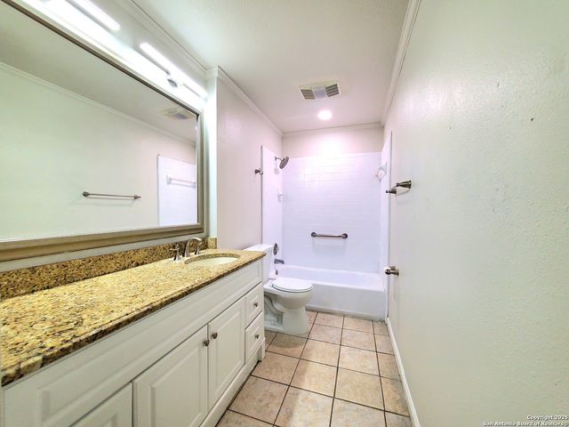 6206 Mesa Verde St, San Antonio, TX 78249