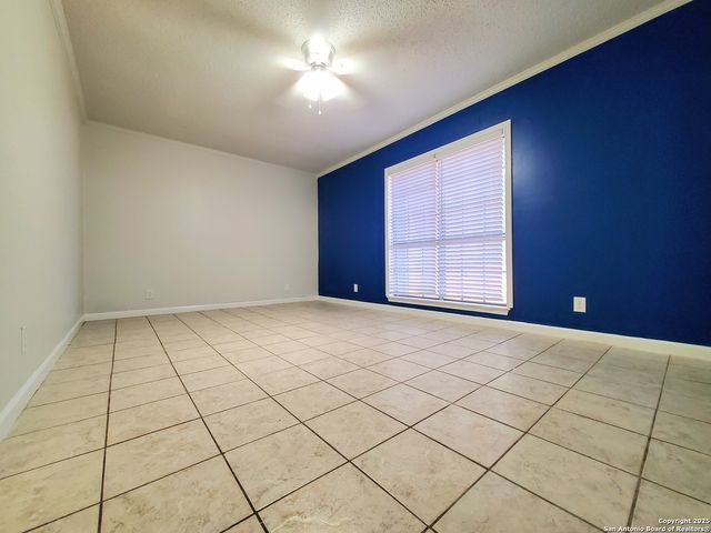 6206 Mesa Verde St, San Antonio, TX 78249