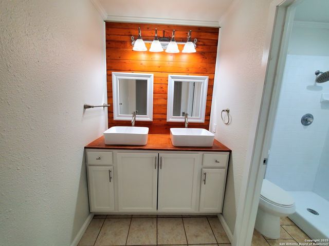 6206 Mesa Verde St, San Antonio, TX 78249