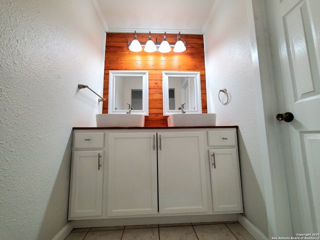 6206 Mesa Verde St, San Antonio, TX 78249