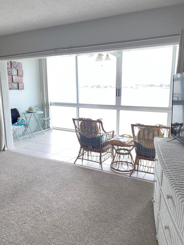 2936 Lake Shore 303 Drive 303, Riviera Beach, FL 33404