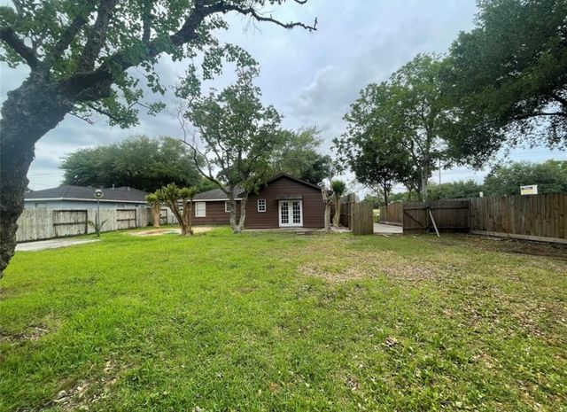 605 Tovrea Road, Alvin, TX 77511