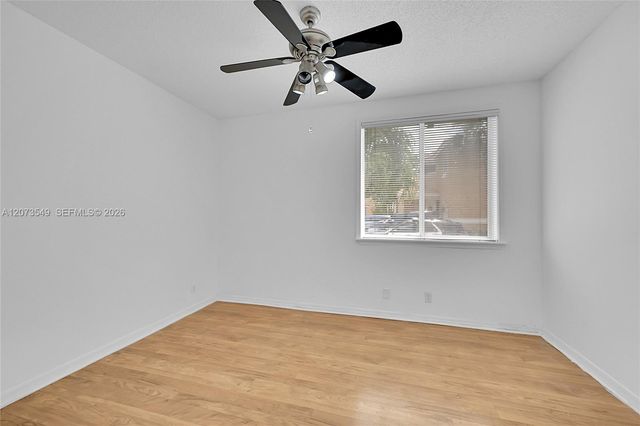 11201 Lakeview Drive 48-M, Coral Springs, FL 33071