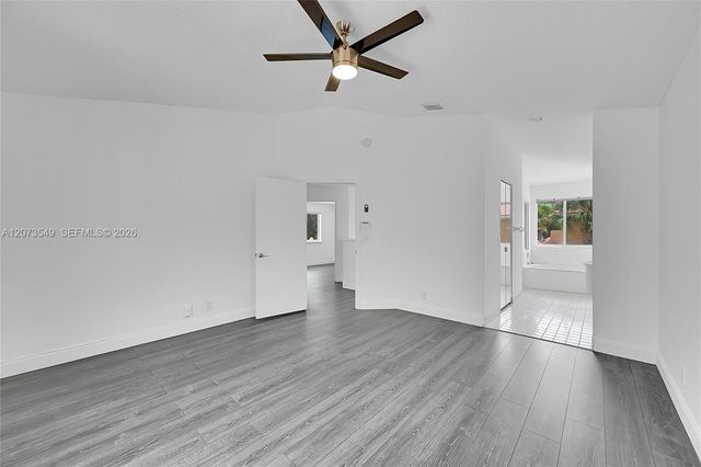 11201 Lakeview Drive 48-M, Coral Springs, FL 33071
