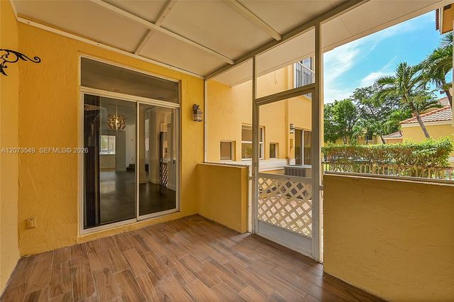 11201 Lakeview Drive 48-M, Coral Springs, FL 33071