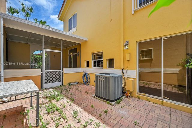 11201 Lakeview Drive 48-M, Coral Springs, FL 33071