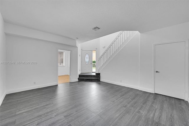 11201 Lakeview Drive 48-M, Coral Springs, FL 33071