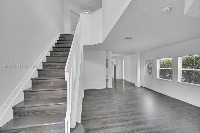 11201 Lakeview Drive 48-M, Coral Springs, FL 33071