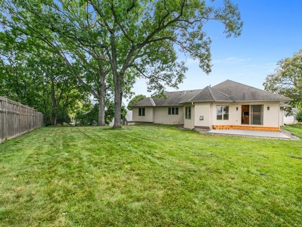 13172 Galleria Place, Apple Valley, MN 55124 — photo 4