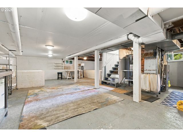 218 Se WASHINGTON St, Mc Minnville, OR 97128