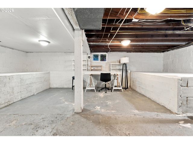 218 Se WASHINGTON St, Mc Minnville, OR 97128
