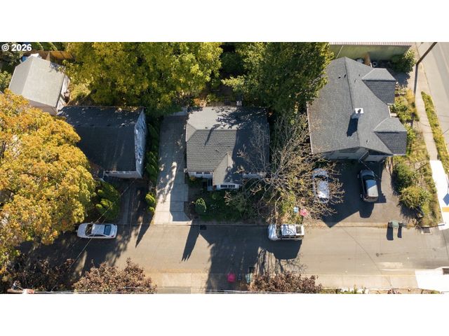218 Se WASHINGTON St, Mc Minnville, OR 97128