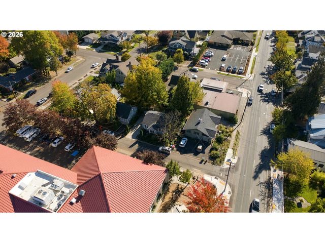 218 Se WASHINGTON St, Mc Minnville, OR 97128