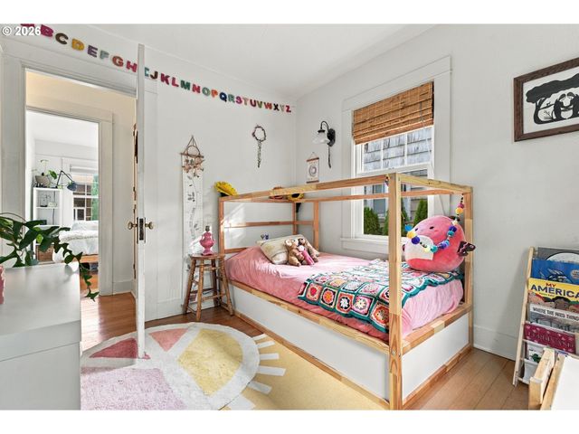 218 Se WASHINGTON St, Mc Minnville, OR 97128