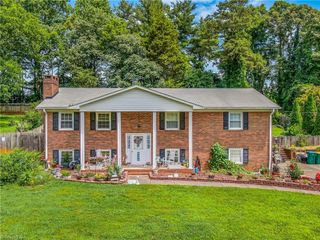 6115 Winview Heights Street, Clemmons, NC 27012