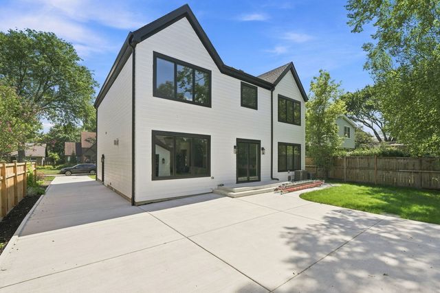944 Rosemary Terrace, Deerfield, IL 60015