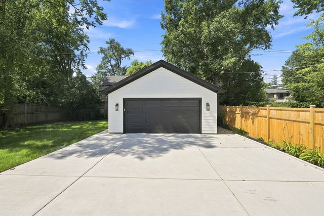 944 Rosemary Terrace, Deerfield, IL 60015