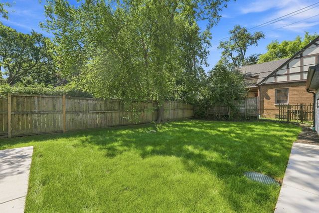 944 Rosemary Terrace, Deerfield, IL 60015