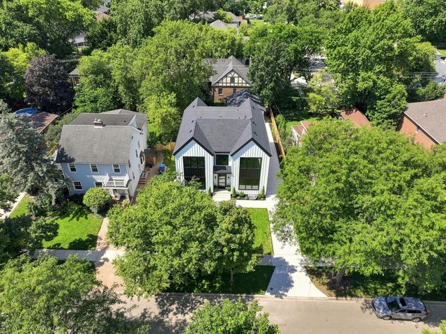 944 Rosemary Terrace, Deerfield, IL 60015