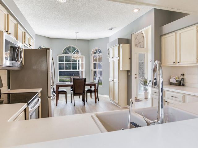 1277 LINDENWOOD DRIVE, Tarpon Springs, FL 34688