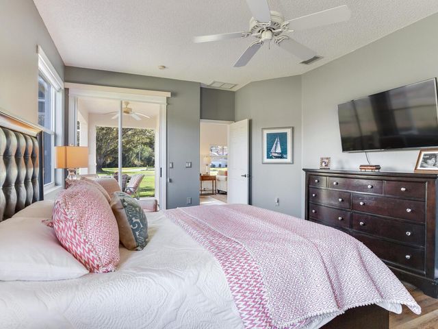 1277 LINDENWOOD DRIVE, Tarpon Springs, FL 34688