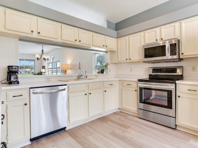 1277 LINDENWOOD DRIVE, Tarpon Springs, FL 34688