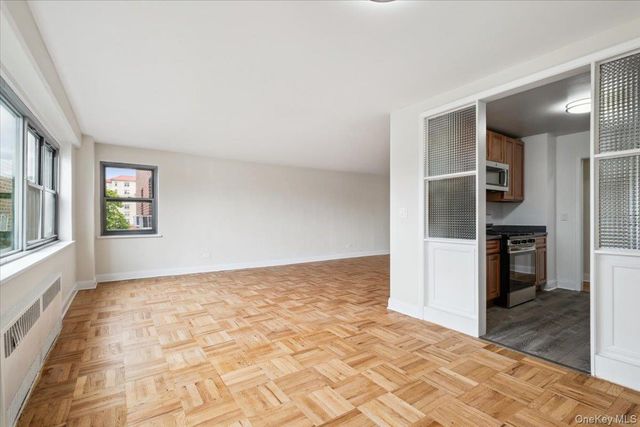 2 Washington Square 1G, Larchmont, NY 10538
