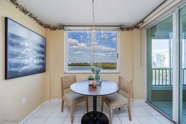 21 Bluebill AVE B806, Naples, FL 34108