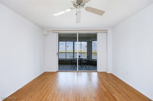 21 Bluebill AVE B806, Naples, FL 34108